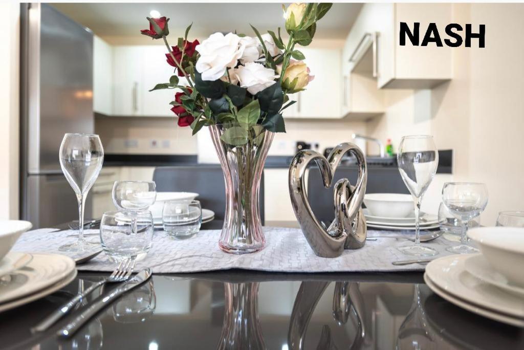 Stylish 2 Bedroom Apartment-Short Term Lets & Serviced Accomodation Reading Kültér fotó