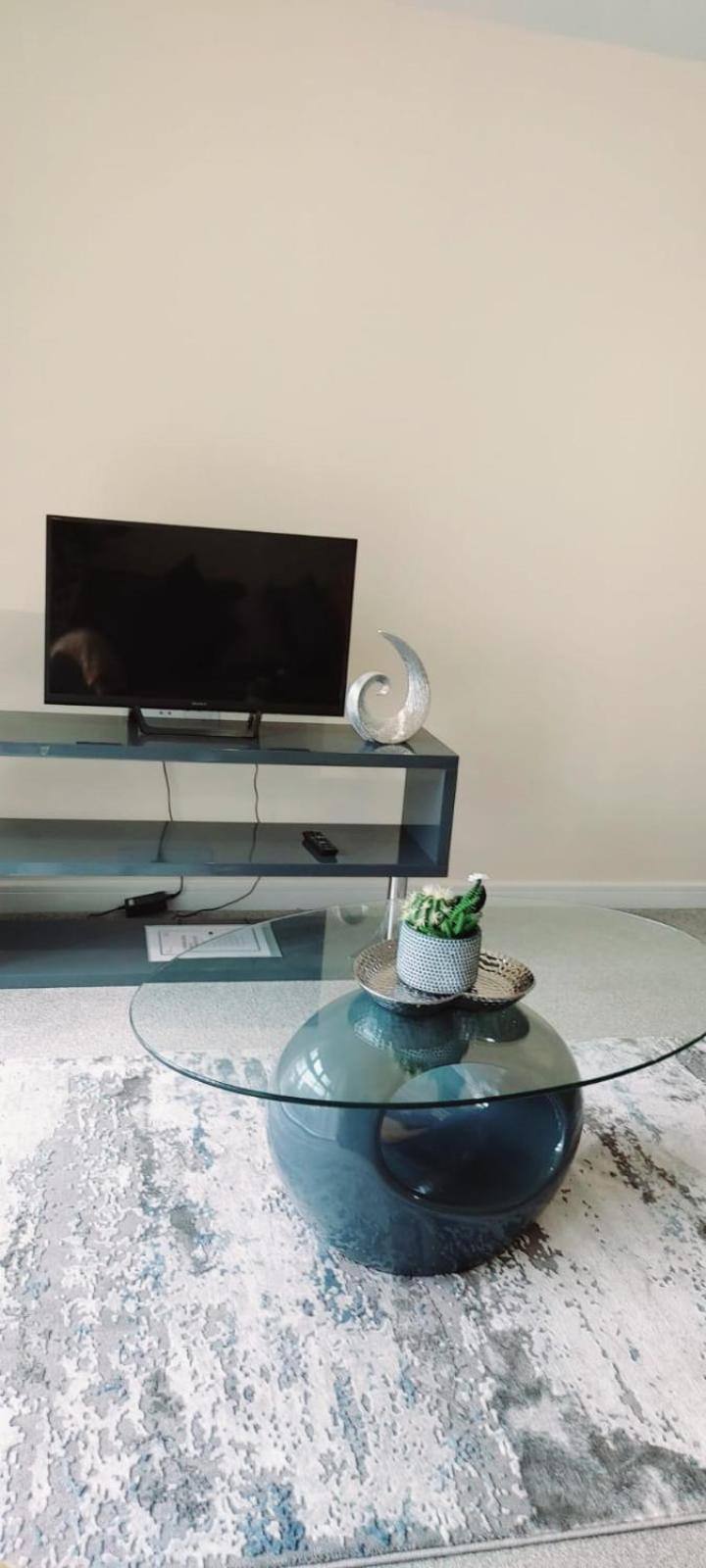 Stylish 2 Bedroom Apartment-Short Term Lets & Serviced Accomodation Reading Kültér fotó